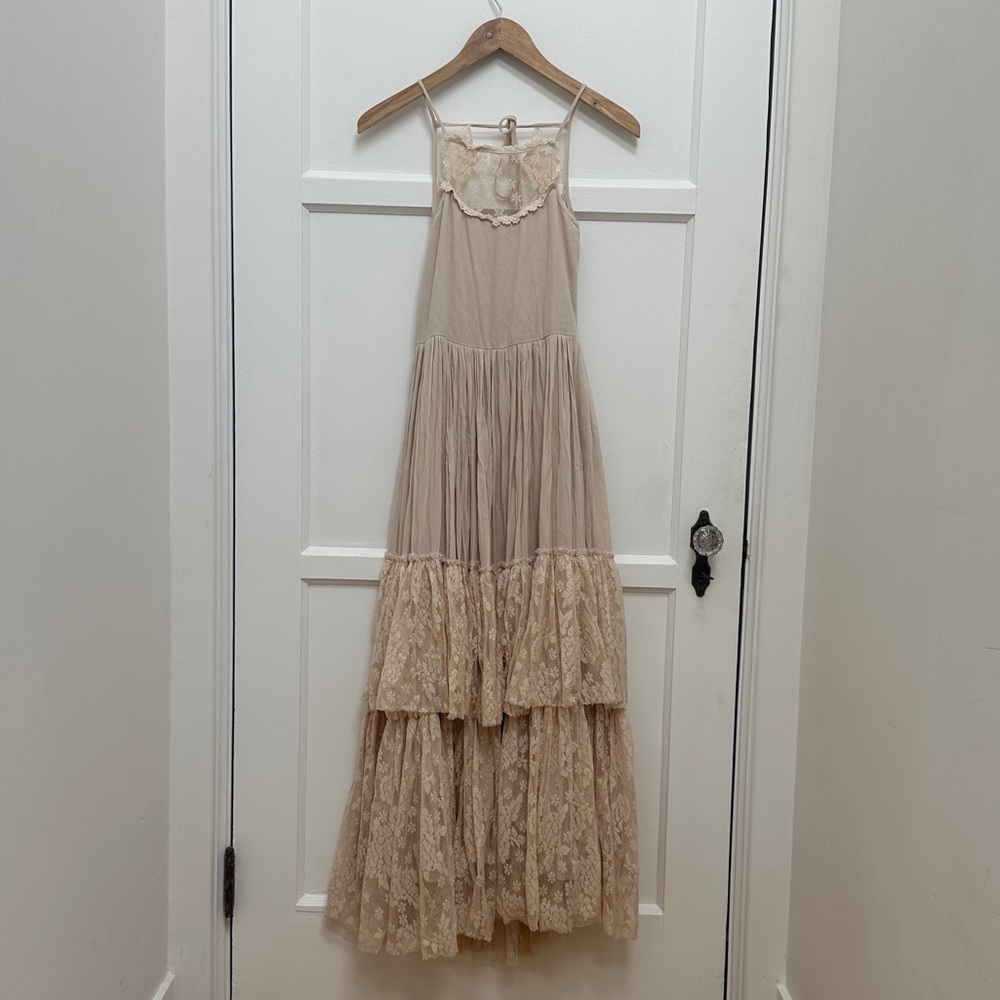 Elegant Beige Lace Maxi Dress